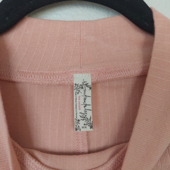 Utimately Free People The Rickie Long Sleeve Pull Over Top Size Meduim - Picture 5 of 8